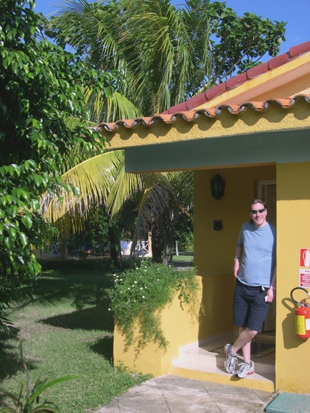 DSCN2998 Front door of our bungalow at Villa Cojimar (Cayo Guillermo).
Ytterdrren till vr villa p hotell Villa Cojimar (Cayo Guillermo).
Photo/Foto: Gabriella